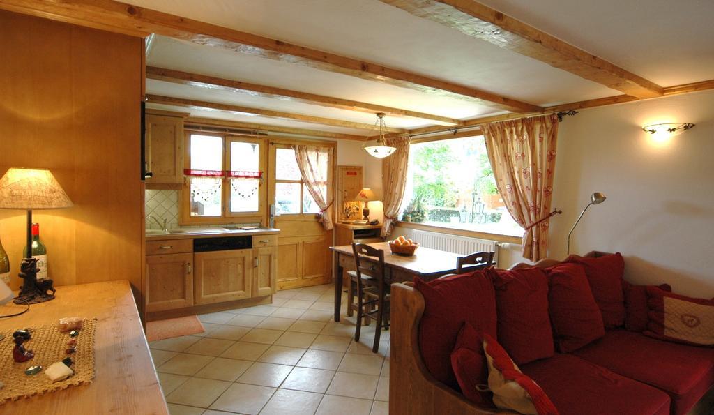 Appart 4 Pers 3 Etoiles Proximite Lac Et Remontees Courchevel Le Praz - Arrayanes Ruang foto